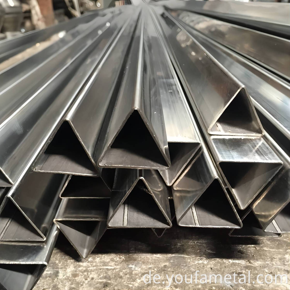 Triangular steel pipe